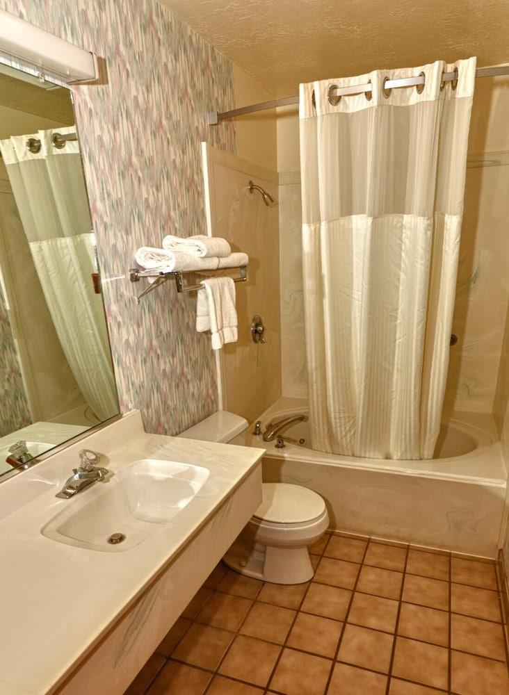 New Western Motel Пейнгуич Екстериор снимка